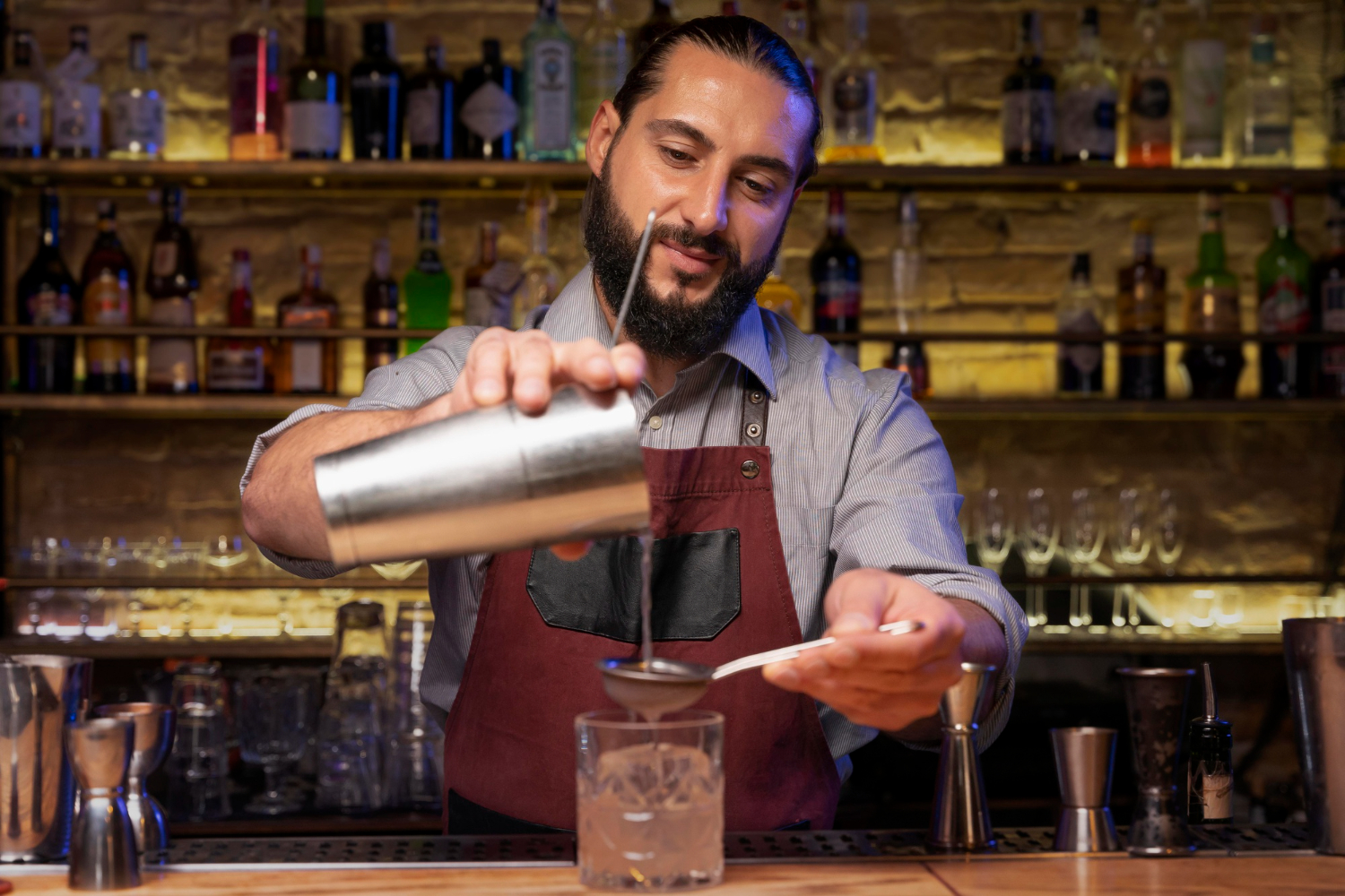 Finding the Perfect Bartending Jobs Near Me: Tips and Tricks