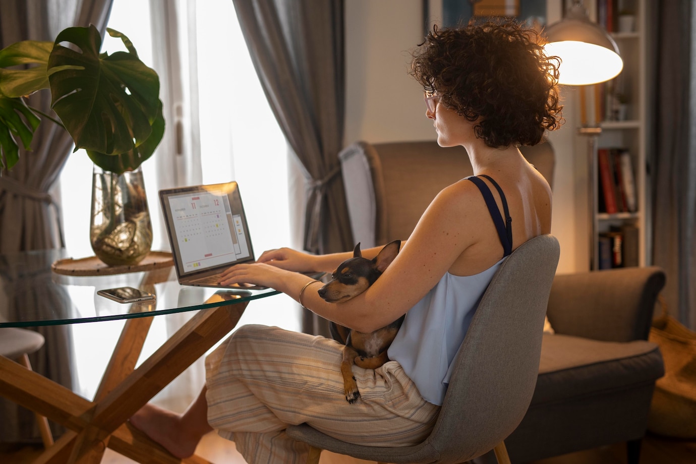 What Is a Remote Job and How Does It Differ from Freelancing?