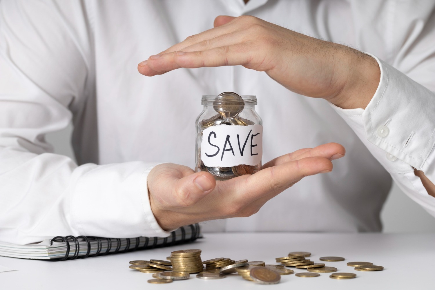 The Ultimate Guide on How to Save Money Every Month